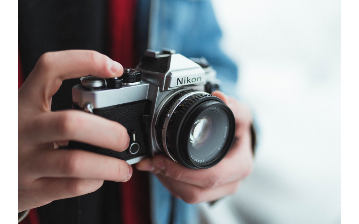 Sử Dụng Kính Lọc UV Cho Ống Kính Cổ: Được và Mất Gì?